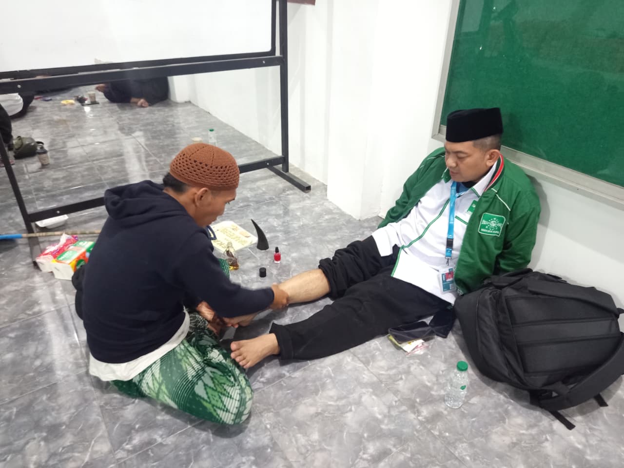 Tukang Pijet Panggilan Ikut Ramaikan Area Muktamar Ke-35 Nu Di Jombang
